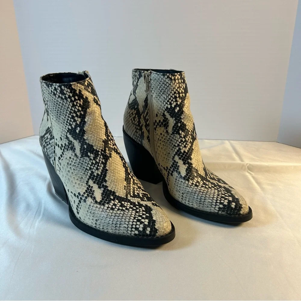 Madden Girl, Black & Cream Snake-Print Ankle Booties, Western Cowgirl‎ Size 7 M